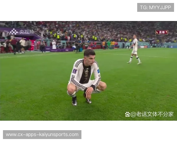 球场边的低语,是否正预示着一场内斗?